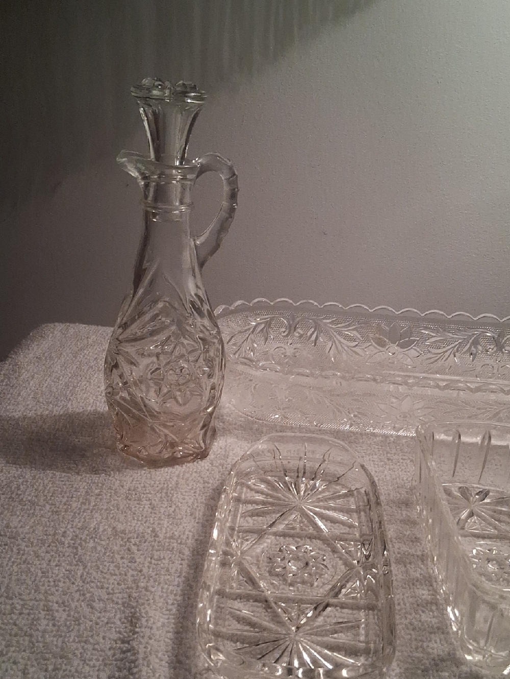 Clear Cut-Glass Decanter with Stopper - Classic Home Dining